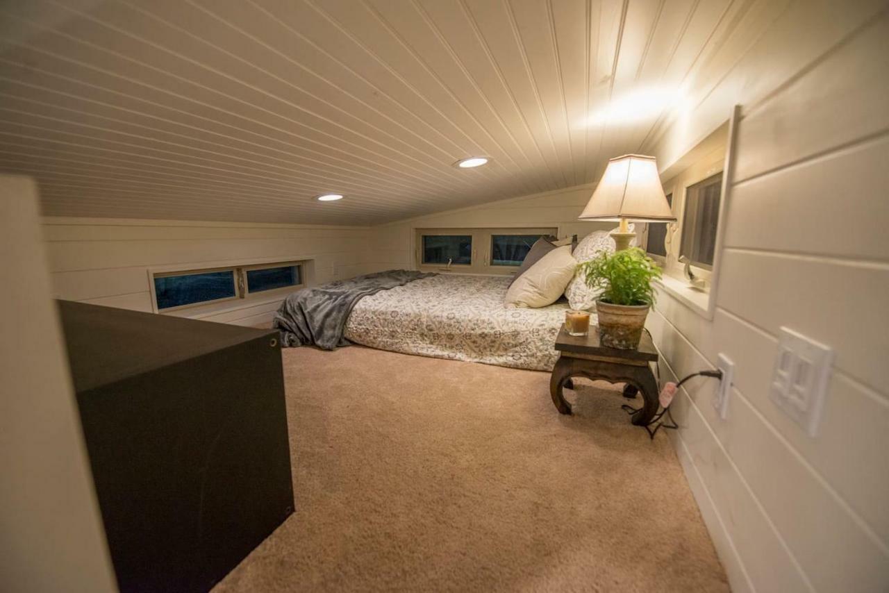Montana Escape Elegant Tiny House In Waco Near Magnolia Villa Exterior photo